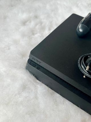 PS4 Playstation 4 Slim