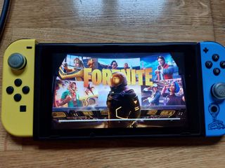 Nintendo Switch + Juegos Minecraft y FIFA 23