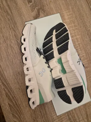 Zapatillas ON Cloud X Blancas y Verdes