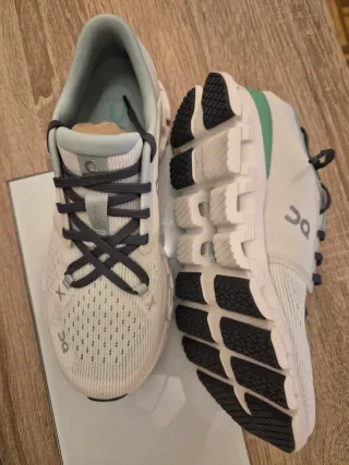 Zapatillas ON Cloud X Blancas y Verdes