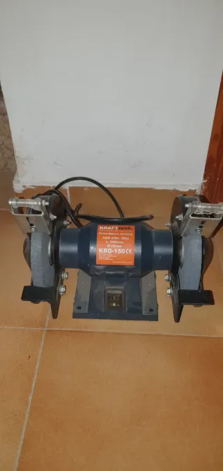 Esmeriladora Kraft Tech KBG-150