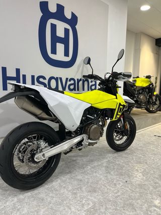 Husqvarna 701 Supermoto 2026