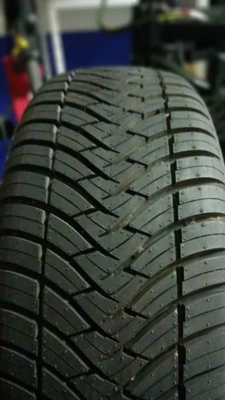 195/60 R16 93V TRIANGLE SEASONX TA01