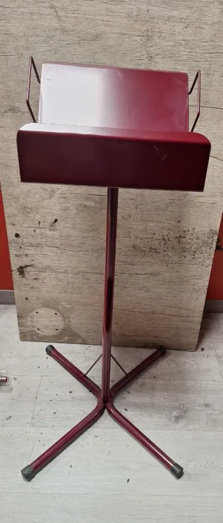 Expositor prensa o Atil de música rojo