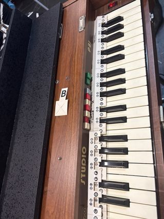 Órgano Studio P81 Vintage