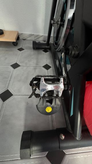 Bicicleta estática negra