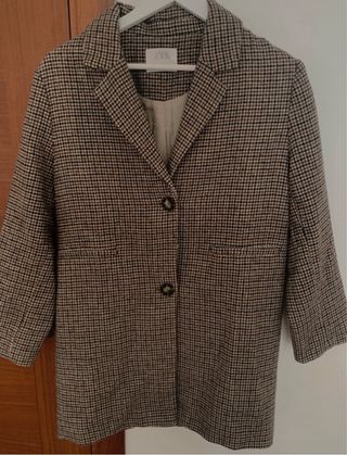 Abrigo cuadros Zara