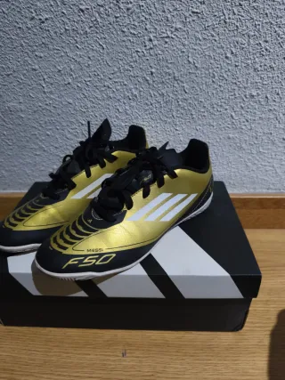 BOTA ADIDAS F50 CLUB MESSI IN SALA JR