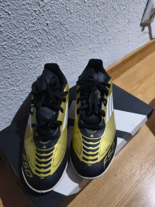 BOTA ADIDAS F50 CLUB MESSI IN SALA JR