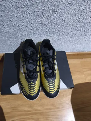 BOTA ADIDAS F50 CLUB MESSI IN SALA JR