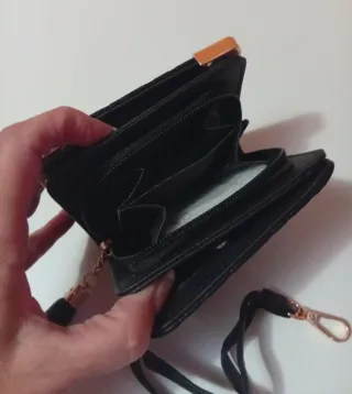 Cartera monedero negra con detalle