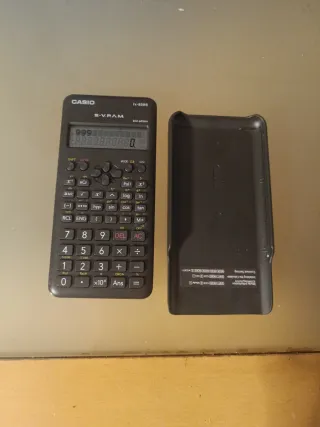 Calculadora Científica Casio fx-82MS