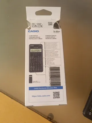 Calculadora Científica Casio fx-82MS