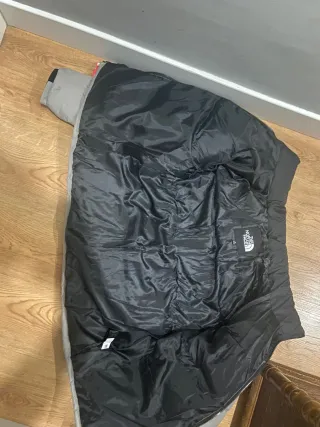 Chaqueta The North Face Gris y Negra