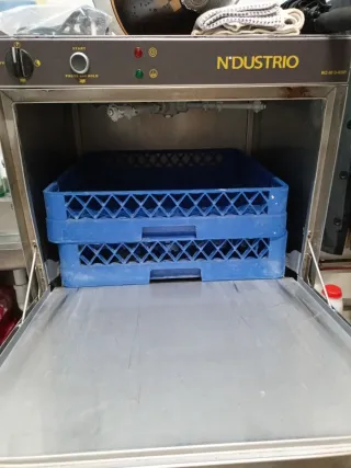 Lavastoviglie professionale