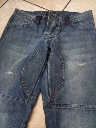 Jeans vintage blu con patch