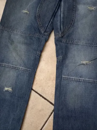 Jeans vintage blu con patch