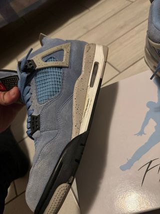 Jordan 4 University Blu Grigio