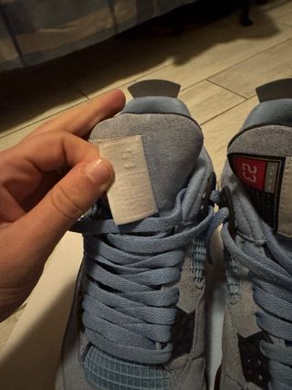 Jordan 4 University Blu Grigio