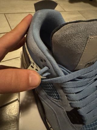 Jordan 4 University Blu Grigio