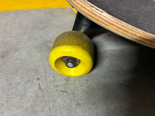 Patineta con diseño de personaje