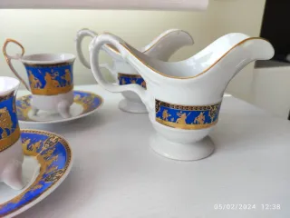 Set caffè in porcellana blu e oro