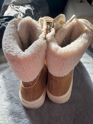 Botas de piel con borreguito