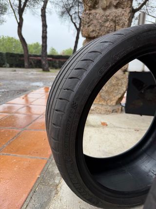 Neumáticos Michelin Pilot Sport 4S 245/35 ZR19 93Y