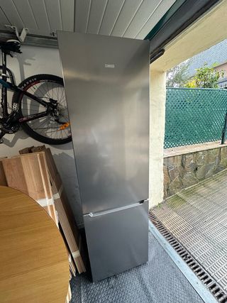 Nevera Combi Zanussi Plateada