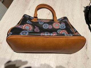 Lote 2 Bolsos: Desigual + Bolso Lujo Negro