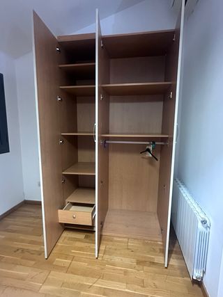 Armario antiguo beige madera