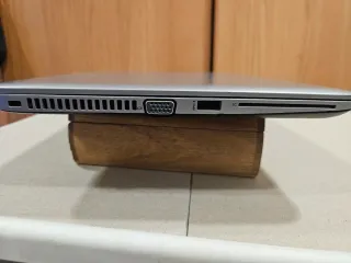 HP EliteBook 820 G3 in argento