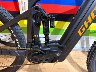oferta bicicleta última unidad Ghost e-riot advanc