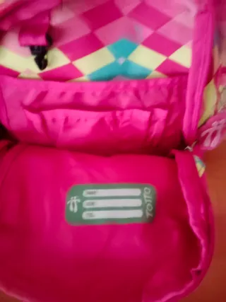 Mochila escolar Totto rosa con rombos