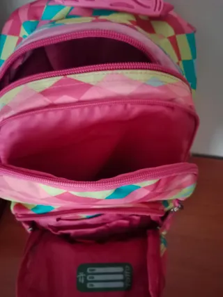 Mochila escolar Totto rosa con rombos