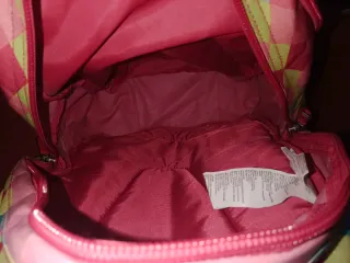 Mochila escolar Totto rosa con rombos