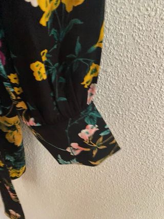 Mono Guess floral negro