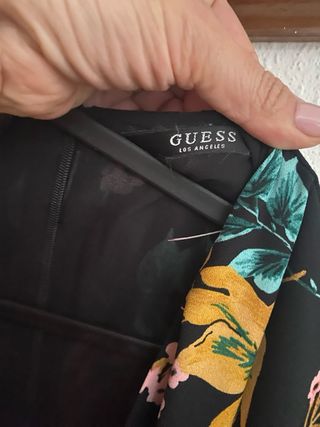 Mono Guess floral negro