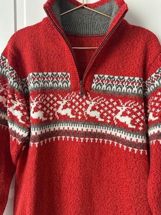 Jersey Navideño color  Rojo Talla L