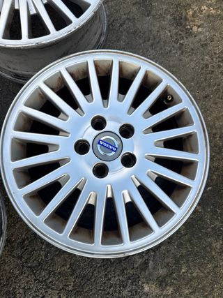 Llanta Volvo 16”