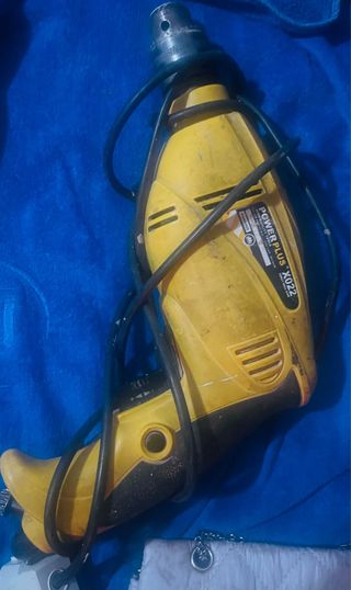 Taladro Power Plus X022 muy bueno