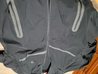 Sudadera Nike Tech Negra. A estrenar