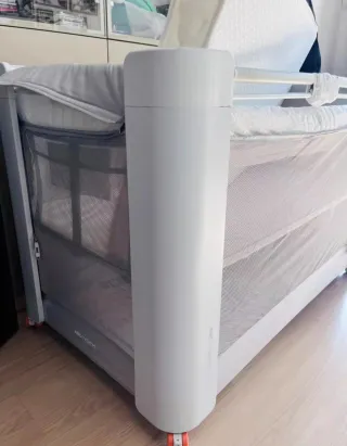 Cuna plegable con ruedas