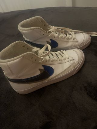 Tenis Nike Blazer Mid '77 Blanco y Azul