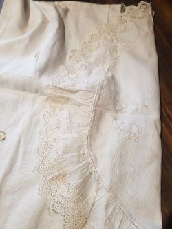 Antigua ropa o ropaje interior lote de tres piezas