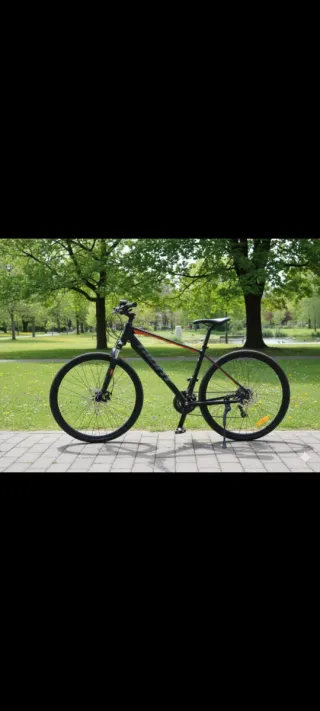 Bicicleta da mountain bike nera GIANT