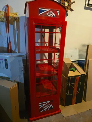 Estantería Cabina Telefónica Beefeater Roja