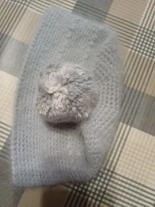 Cappello donna lana grigio con pon pon