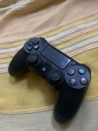 PS4 Slim 1TB Con Mando + GTA V