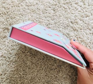 Caja de notas con lápiz